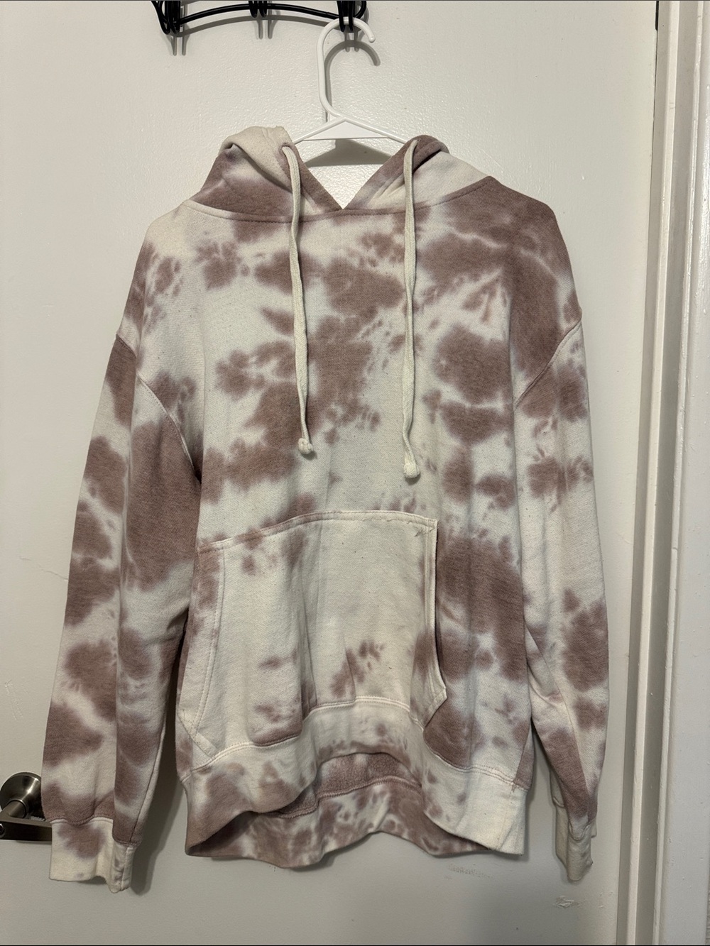 Tie-Dye Pullover Hoodie in Cream and Mauve